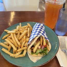 chicken souvlaki combo (fries + drink) chicken souvlaki combo (fries + drink)