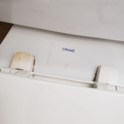 Travelodge by Wyndham Grants Pass - Filthy back of toilet seat