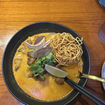 Pink Pepper - KHAO SOI Moo Tod - Thai Near Me - Los Angeles, California