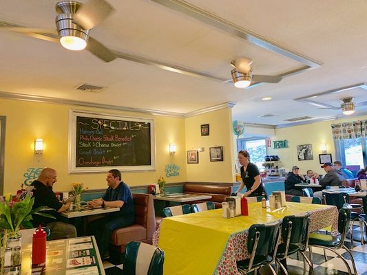 Four Sisters Owl Diner by null