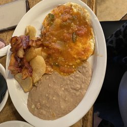 Doña Chela Restaurant - Huevos Rancheros