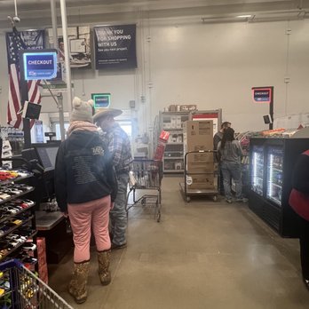 Lowe's Home Improvement - 2 of the self checkout with issues only leaving 2 for the huge line of customers behind me - Hardware Stores Near Me - Palestine, Texas Lowe's Home Improvement - 2 of the self checkout with issues only leaving 2 for the huge line of customers behind me - Hardware Stores Near Me - Palestine, Texas