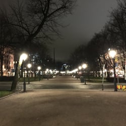 Esplanadin puisto - Esplanadi at night