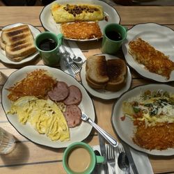The Cutten Chalet - Hashbrowns & omelette