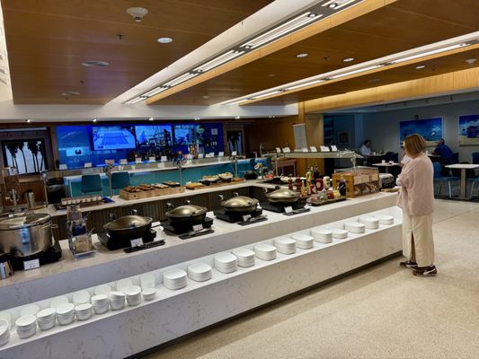 Delta Sky Club by null