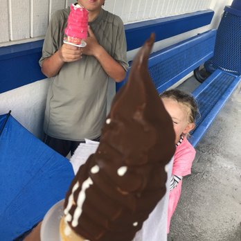 Dreamette - Small vanilla dipped in chocolate peanut butter - Ice Cream & Frozen Yogurt Near Me - Jacksonville, Florida Dreamette - Small vanilla dipped in chocolate peanut butter - Ice Cream & Frozen Yogurt Near Me - Jacksonville, Florida