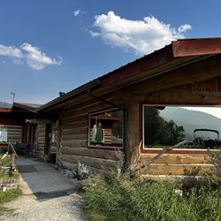 River Bend Restaurant & Saloon - Entrance