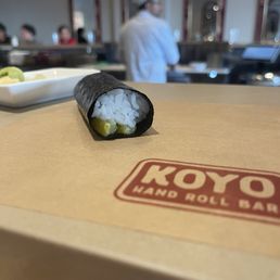 Spicy scallop hand roll