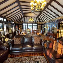 Boathouse Waterfront Lodging