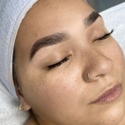 Browz By Glo Esthetics - Pampering Brow Lamination (Facial and brow lamination combination)