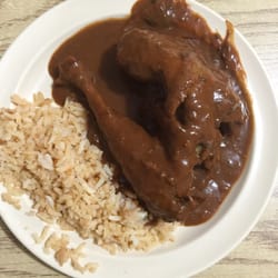 La Malinche - Delicioso mole poblado, pide pierna o pechuga en mole, acompañado de arroz, consomé y tortillas