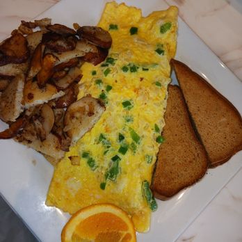 Keke's Breakfast Cafe - Cheesesteak omelet, home fries and gluten-free toast - Breakfast & Brunch Near Me - Apopka, Florida Keke's Breakfast Cafe - Cheesesteak omelet, home fries and gluten-free toast - Breakfast & Brunch Near Me - Apopka, Florida