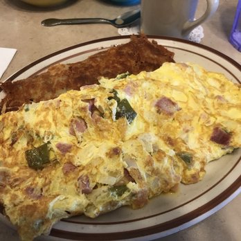 Mac's Restaurant - Denver omelette, hash browns well done per my request. Don't forget the homemade hot sauce! - Diners Near Me - Park Ridge, Illinois