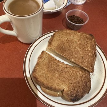 Bob’s Big Boy - Toast and coffee - American Near Me - Burbank, California
