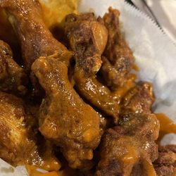 Pizza Perfect - Loves the wings!