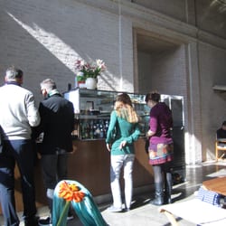 Im Café im Innern der Glyptothek gibt's Käffchen & Kuchen