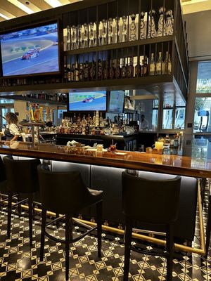 Bistro Collins by null