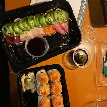 Ryo Sushi - Jalapeno Sashimi Volcano Roll - Sushi Bars Near Me - Chicago, Illinois