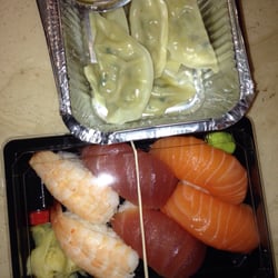 Michie Sushi - Steamed gyozas and mixed nigiri