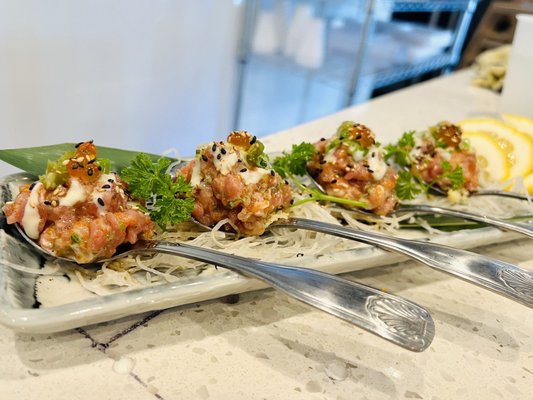 Hi 5 Sushi by null