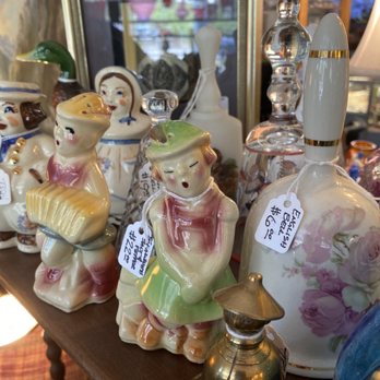 Village Antique Mall - Antiques Near Me - Mount Dora, Florida Village Antique Mall - Antiques Near Me - Mount Dora, Florida