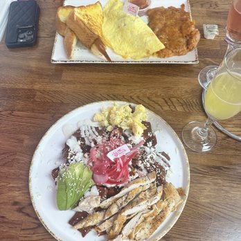 Madres Brunch - Mole chilaquiles - Breakfast & Brunch Near Me - Whittier, California Madres Brunch - Mole chilaquiles - Breakfast & Brunch Near Me - Whittier, California