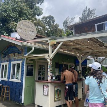 Gill's Lanai - Street side - ordering booth - Hot Dogs Near Me - Kapaau, Hawaii Gill's Lanai - Street side - ordering booth - Hot Dogs Near Me - Kapaau, Hawaii