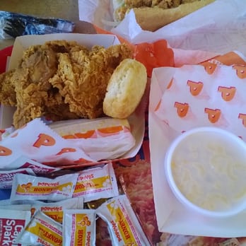 Popeyes Louisiana Kitchen - 3 piece chicken with biscuit, shrimp po'boy, mac and cheese - Fast Food Near Me - Des Moines, Iowa Popeyes Louisiana Kitchen - 3 piece chicken with biscuit, shrimp po'boy, mac and cheese - Fast Food Near Me - Des Moines, Iowa