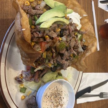 Mountain Oaks Cafe - American Near Me - Oakhurst, California