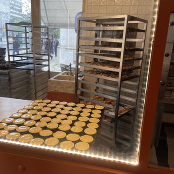 Fábrica da Nata - Inside - Bakeries Near Me - Lisbon, 11 Fábrica da Nata - Inside - Bakeries Near Me - Lisbon, 11