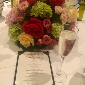 Ken's Flower Cafe - Florists Near Me - Auburndale, Massachusetts