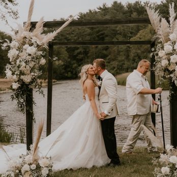 Suzanne's Sewing Service - Wedding dress - Sewing & Alterations Near Me - Gilbert, Arizona Suzanne's Sewing Service - Wedding dress - Sewing & Alterations Near Me - Gilbert, Arizona