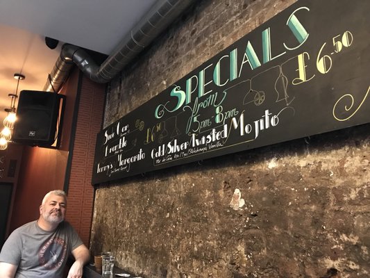 Apples & Pears Cocktail Bar by null