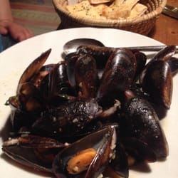 Olive - Seasonal special: mussels in white wine sauce?