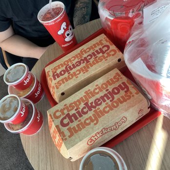 Jollibee - Chicken Shop Near Me - Sterling Heights, Michigan