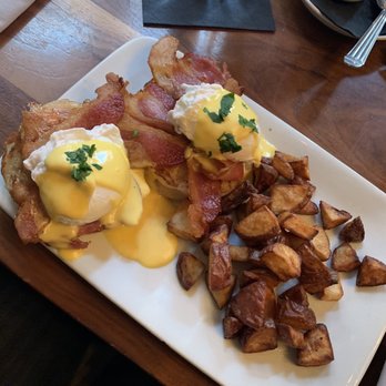 220 Merrill - Eggs Benedict - New American Near Me - Birmingham, Michigan 220 Merrill - Eggs Benedict - New American Near Me - Birmingham, Michigan