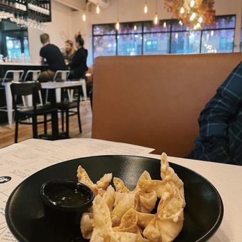 Em Que Viet - Cream Cheese Wontons-these are awesome! - Vietnamese Near Me - Saint Paul, Minnesota