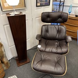 TEEGEEBEE midcentury - 1960s Selig chair and ottoman