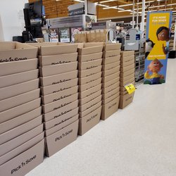 Pick 'n Save - Immigrant wall?
