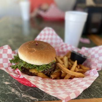 Lee's Almost by the Lake - Burger - New American Near Me - Spicewood, Texas Lee's Almost by the Lake - Burger - New American Near Me - Spicewood, Texas