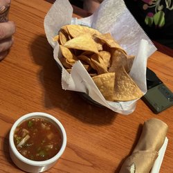 Paz Pub & Grill - Chips and salsa