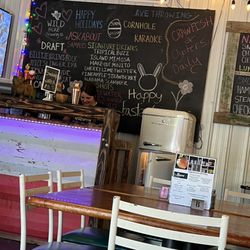 Hatchet House BBQue - Bar area