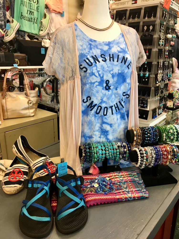 KATIES KLOSET CONSIGNMENT 63 Photos 332 S Calderwood St, Alcoa, Tennessee Used, Vintage