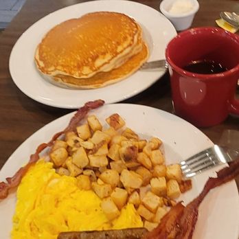 Bob Evans - Good breakfast mgr does  cooking & a little of everything fantastic job  11/25/2024 DoubleFarmers breakfast: soft scrambled eggs - Breakfast & Brunch Near Me - Jeffersonville, Ohio