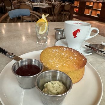 Red Rooster Overtown - MARCUS' CORNBREAD - Cocktail Bars Near Me - Miami, Florida Red Rooster Overtown - MARCUS' CORNBREAD - Cocktail Bars Near Me - Miami, Florida