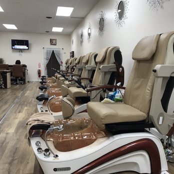 Bolsa Nails - Nail Salons Near Me - Rochester, New York