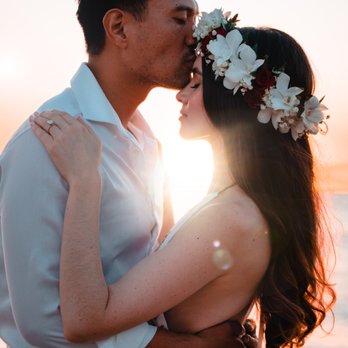 Capturing Love & Aloha - Session Photography Near Me Capturing Love & Aloha - Session Photography Near Me