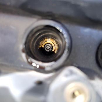 Rescue mobile - Oil in the chamber - Auto Repair Near Me - Temple Hills, Maryland