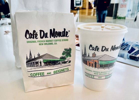 Cafe Du Monde by null