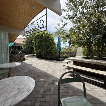 The Eleanor - Outdoor patio waiting area - Breakfast & Brunch Near Me - Scottsdale, Arizona The Eleanor - Outdoor patio waiting area - Breakfast & Brunch Near Me - Scottsdale, Arizona